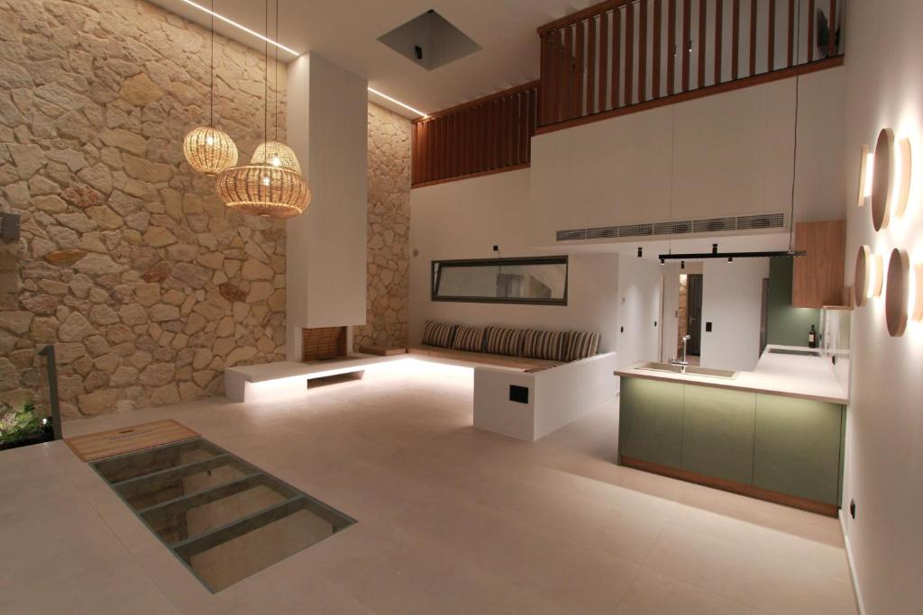 ENDOGEIOS LUXURY VILLAS